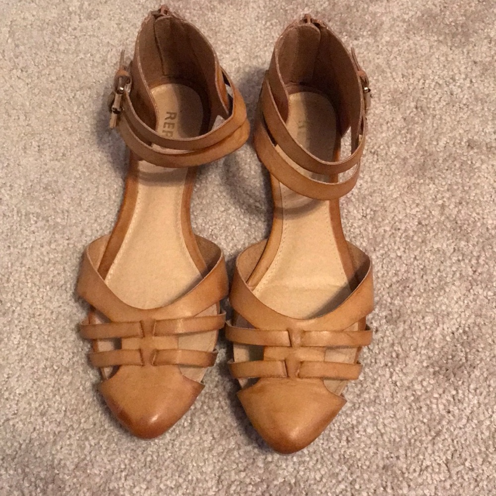 Report shoes